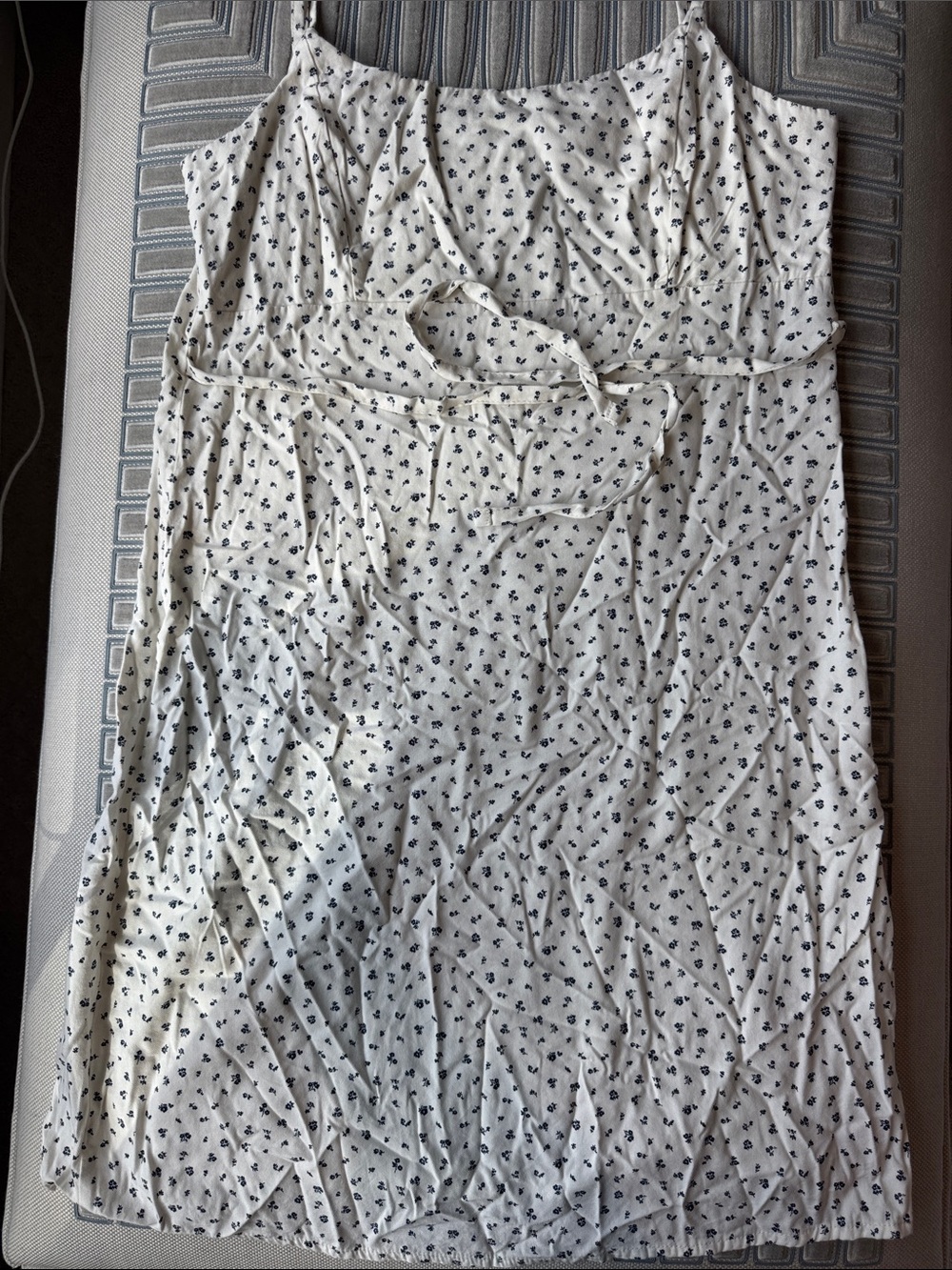 Brandy Melville tiny blue print floral dress with tie. Perfect for all seasons.